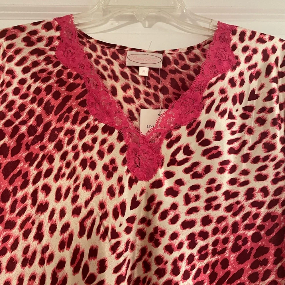 Bed of Roses Fuchsia Animal Print, Wine,Pink & Ivory Gown w/pink trim side split - Picture 2 of 9